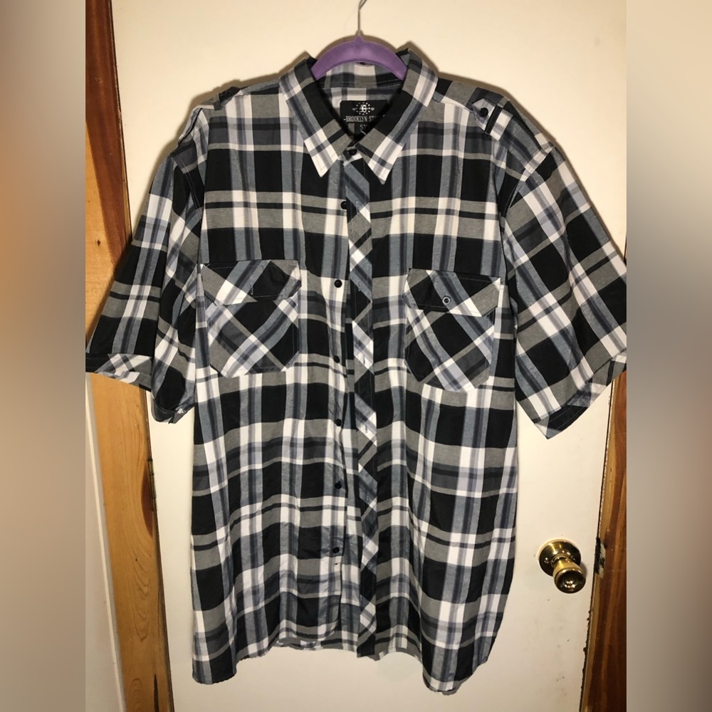 Short sleeve button down